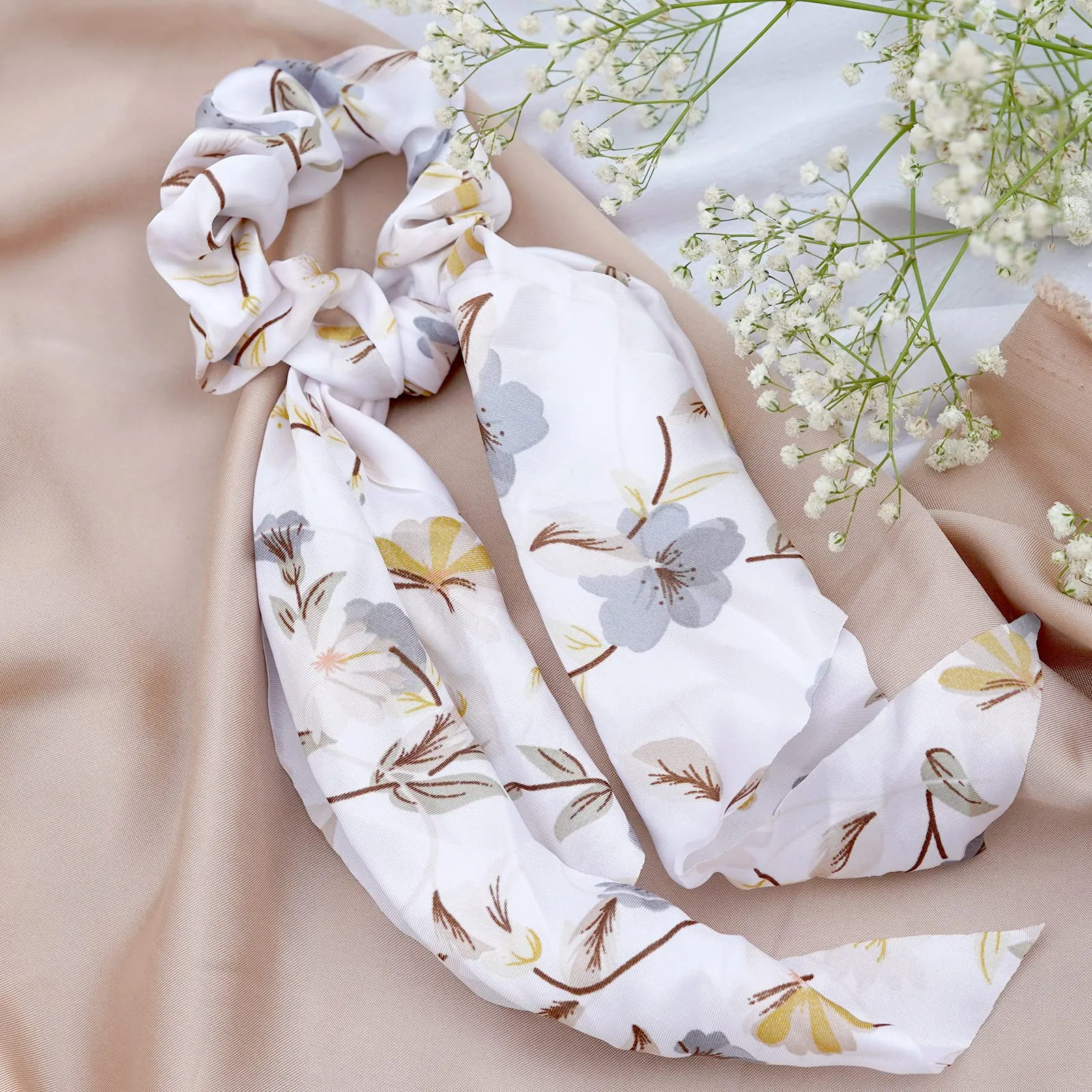 Joker & Witch Garden White Scarf Detail Scrunchie for Women